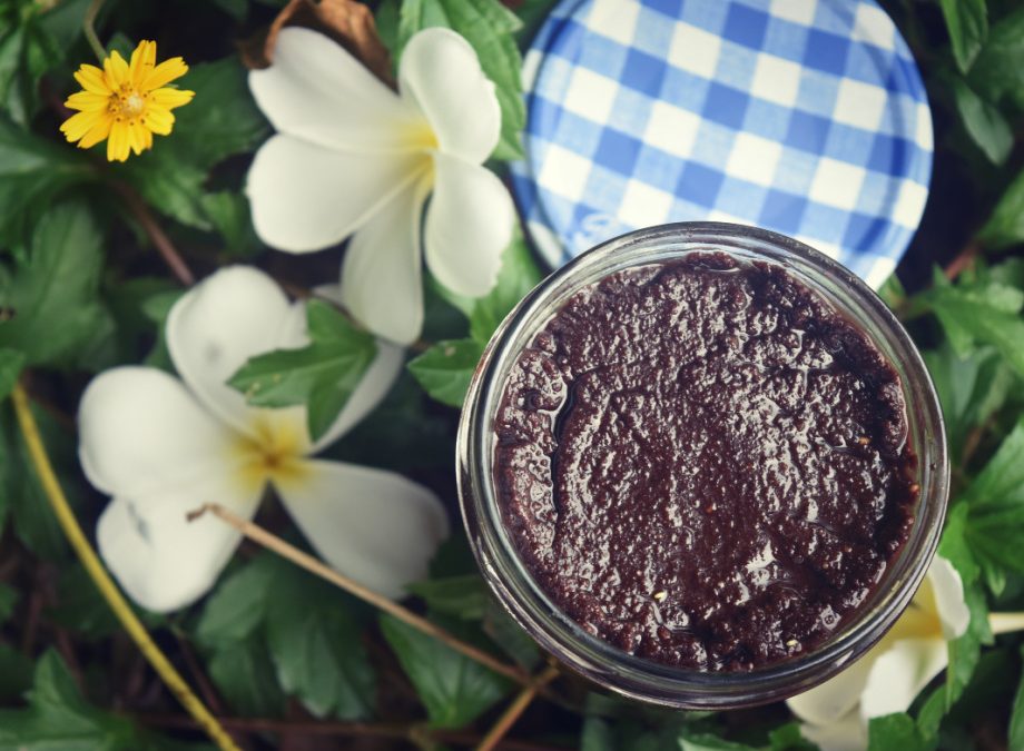 CASHEW CHOCOLATE SPREAD – A VEGAN NUTELLA ALTERNATIVE